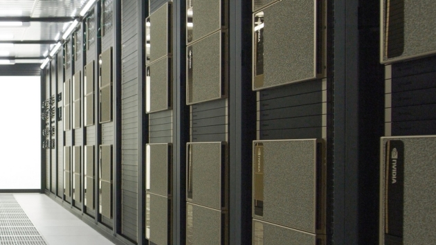 Việt Nam Vận Hành Siêu Máy Tính Nvidia DGX B200 Đầu Tiên